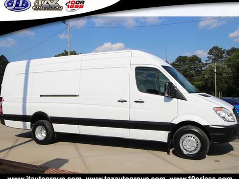 Used 2013 Freightliner Sprinter 3500 RWD image 8