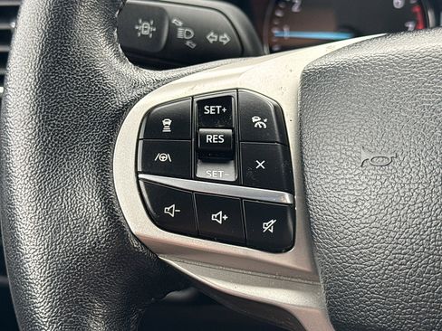 Used 2023 Ford Explorer XLT w/ Equipment Group 202A AWD/4WD image 21