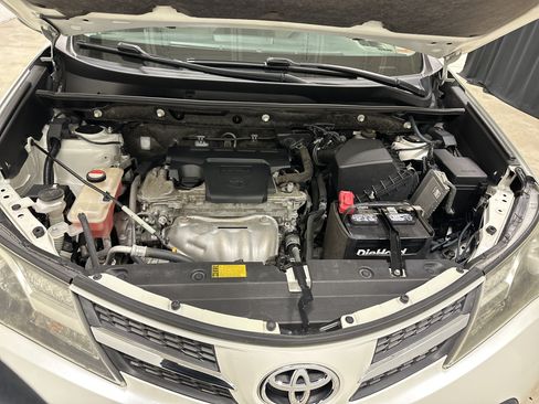 Used 2015 Toyota RAV4 Limited AWD/4WD image 34