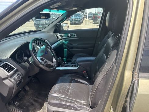Used 2013 Ford Explorer XLT AWD/4WD image 12