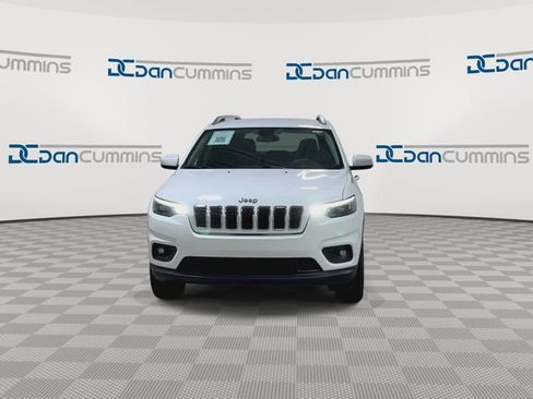 Used 2019 Jeep Cherokee Latitude w/ Popular Appearance Group AWD/4WD image 3