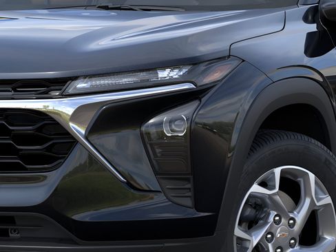 New 2026 Chevrolet Trax LS w/ LS Convenience Package FWD image 10