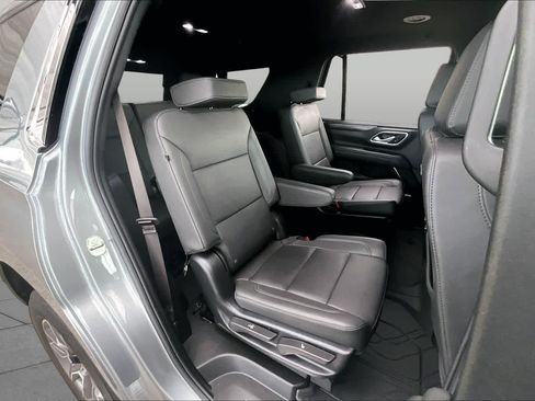 Used 2024 Chevrolet Tahoe LT w/ Luxury Package RWD image 18