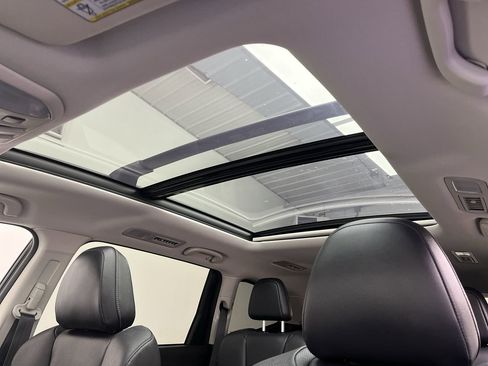 Used 2022 Subaru Ascent Touring image 7