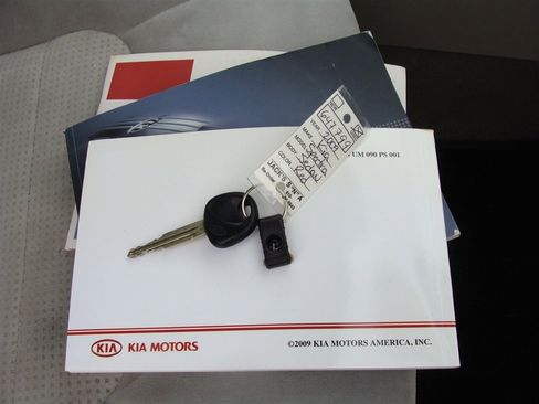 Used 2009 Kia Spectra EX image 18