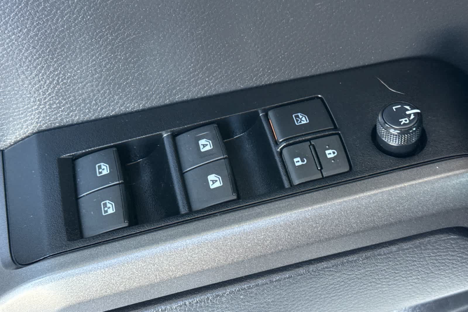Certified 2023 Toyota Tacoma TRD Off-Road w/ Black Out Package (TMS) AWD/4WD image 13