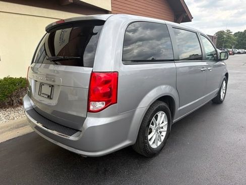 Used 2020 Dodge Grand Caravan SE FWD image 9