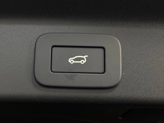 New 2026 Jaguar F-PACE R-Dynamic S AWD/4WD image 18