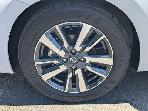 Certified 2025 Nissan Versa SV FWD image 11