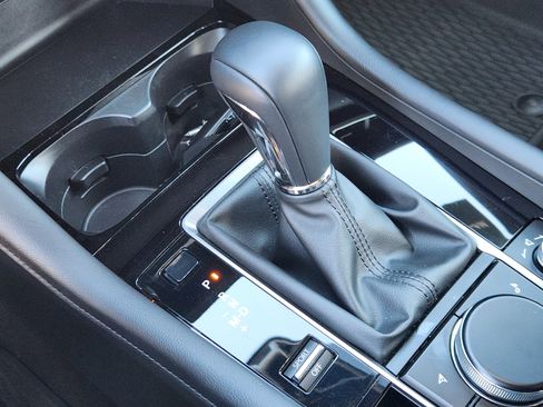 Certified 2025 MAZDA MAZDA3 s Sport image 12