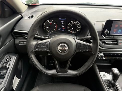 Used 2023 Nissan Altima 2.5 S FWD image 14
