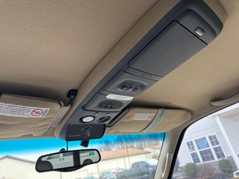 Used 2000 Cadillac Escalade 4WD image 19