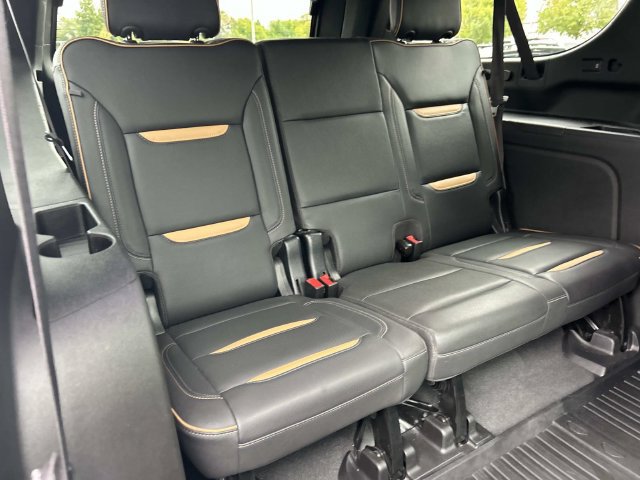 Used 2022 GMC Yukon XL AT4 w/ Technology Package AWD/4WD image 30