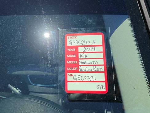 Used 2019 Kia Sorento FWD image 7