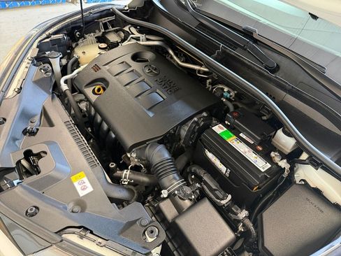 Used 2019 Toyota C-HR XLE FWD image 30
