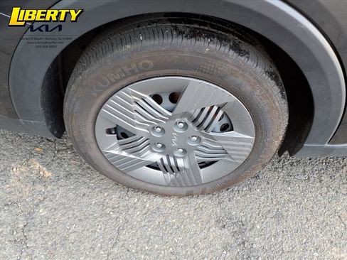 Certified 2025 Kia K4 LX image 6