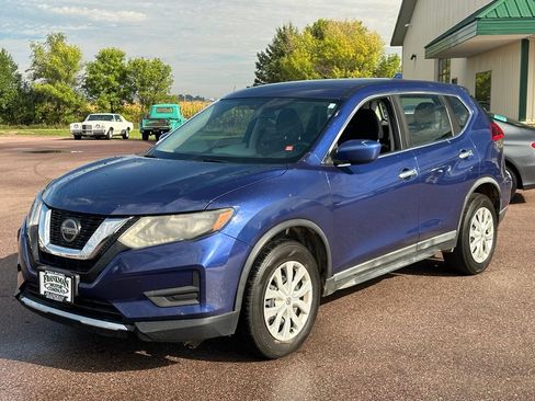 Used 2018 Nissan Rogue S AWD/4WD image 4