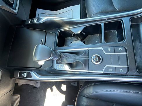 Used 2021 Kia Sorento S w/ Panoramic Sunroof Package FWD image 16
