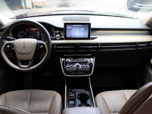 Used 2020 Lincoln Corsair AWD w/ Premium Package image 40