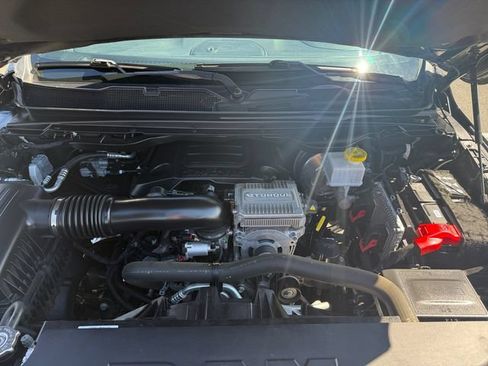 Used 2022 RAM 1500 Laramie AWD/4WD image 24
