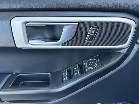 Used 2022 Ford Explorer 2WD image 11