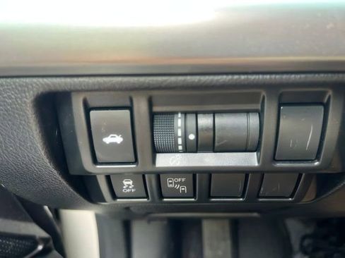 Used 2017 Subaru Legacy 2.5i Limited w/ Popular Package #4 AWD/4WD image 26