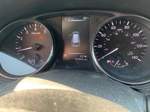 Used 2017 Nissan Rogue SV AWD/4WD image 13
