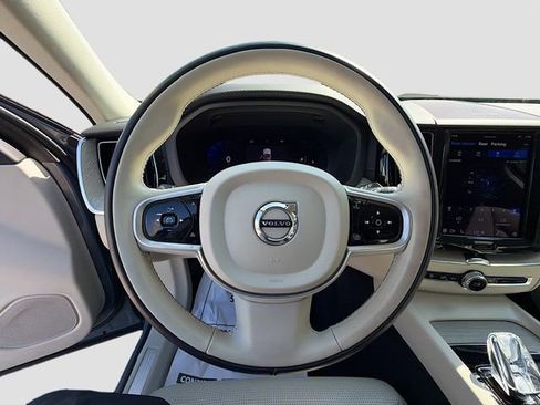 Used 2022 Volvo XC60 B6 Inscription w/ Advanced Package image 40