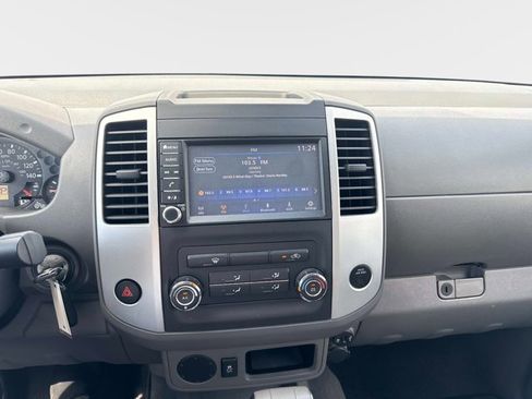 Certified 2019 Nissan Frontier SV image 17