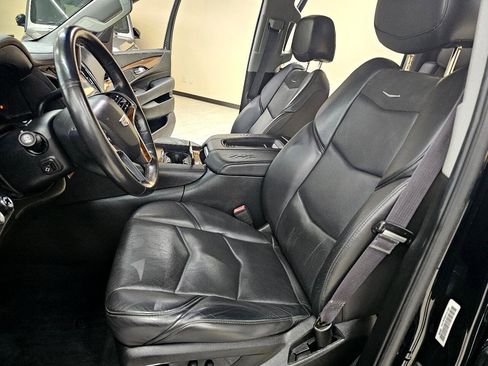 Used 2017 Cadillac Escalade ESV Premium Luxury image 20