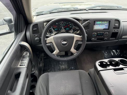 Used 2013 Chevrolet Silverado 2500 LT w/ Interior Plus Package image 15