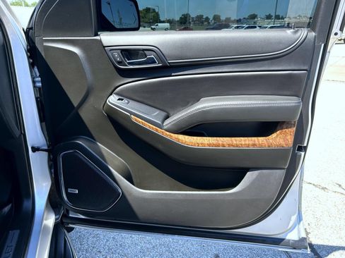 Certified 2019 Chevrolet Suburban Premier AWD/4WD image 15