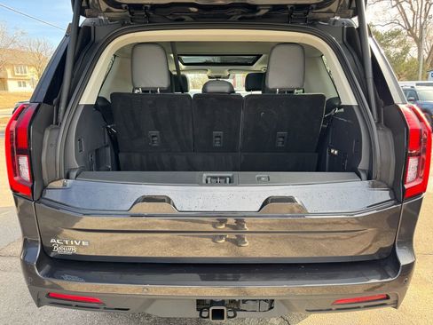 Used 2025 Ford Expedition Active image 10