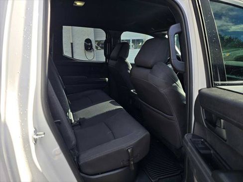Certified 2025 Toyota Tacoma SR5 AWD/4WD image 15