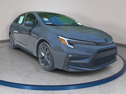 New 2026 Toyota Corolla SE FWD image 3