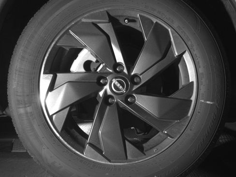 Used 2025 Nissan Rogue SV FWD image 15