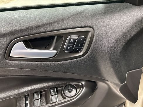 Used 2018 Ford Escape Titanium image 14