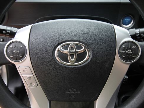Used 2015 Toyota Prius C Three FWD image 21