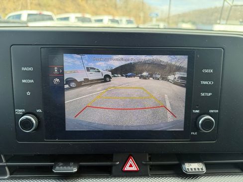 Used 2024 Kia Sportage LX image 18