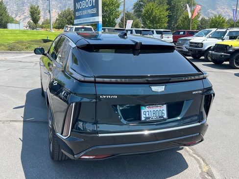 Used 2024 Cadillac Lyriq Luxury AWD/4WD image 11
