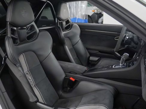 Used 2018 Porsche 911 GT3 image 17