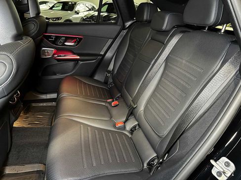 Used 2025 Mercedes-Benz GLC 300 4MATIC image 19