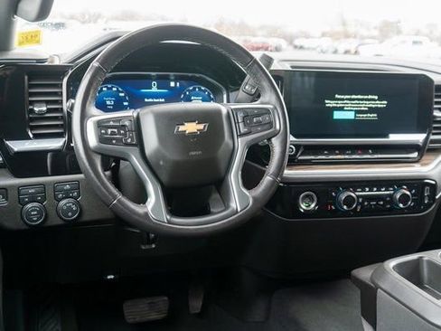 Used 2022 Chevrolet Silverado 1500 LT image 13