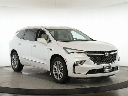 Used 2023 Buick Enclave Avenir image 2