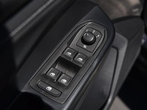 New 2026 Volkswagen Taos SE AWD/4WD image 8