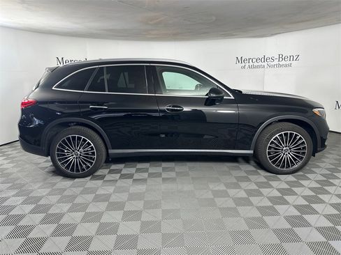 Certified 2025 Mercedes-Benz GLC 300 image 8