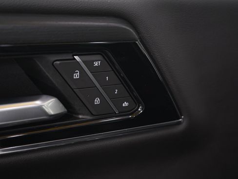 Used 2025 GMC Yukon Denali AWD/4WD image 25