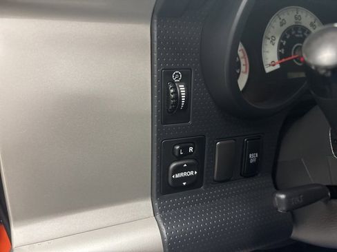 Used 2014 Toyota FJ Cruiser 4WD image 24