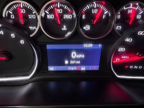 Used 2020 Chevrolet Silverado 1500 LT w/ All-Star Edition image 17