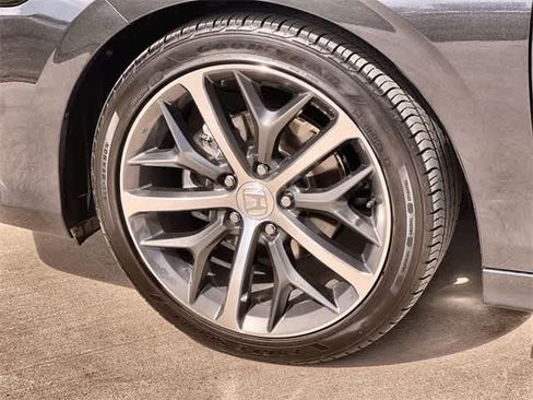 Used 2024 Honda Civic Touring image 9